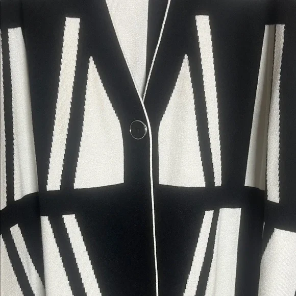 Chico's Women’s Geometric Knit Black and White Cardigan Sweater Size 4/XXL - Picture 4 of 6